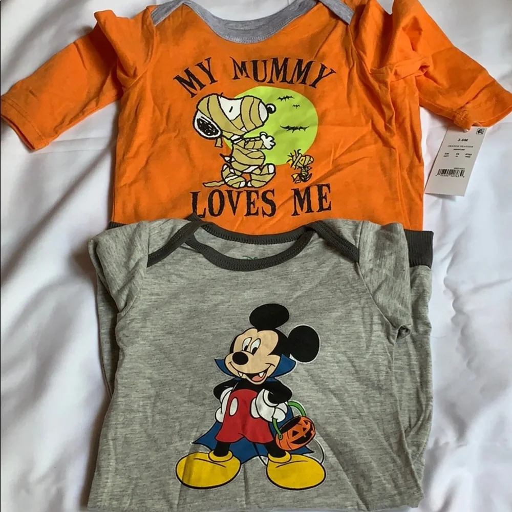 Halloween mickey and peanuts baby pajamas.‎